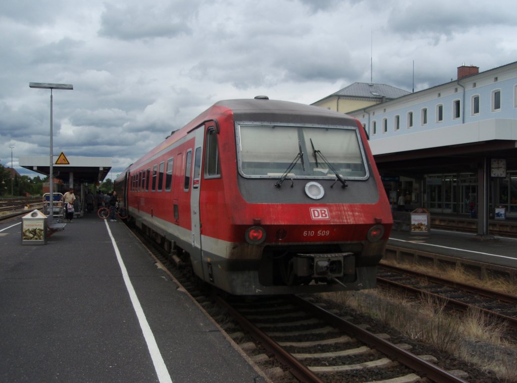 610 509 als RE Nrnberg Hbf - Neustadt (Waldnaab) in Weiden (Oberpf.). 16.08.2010