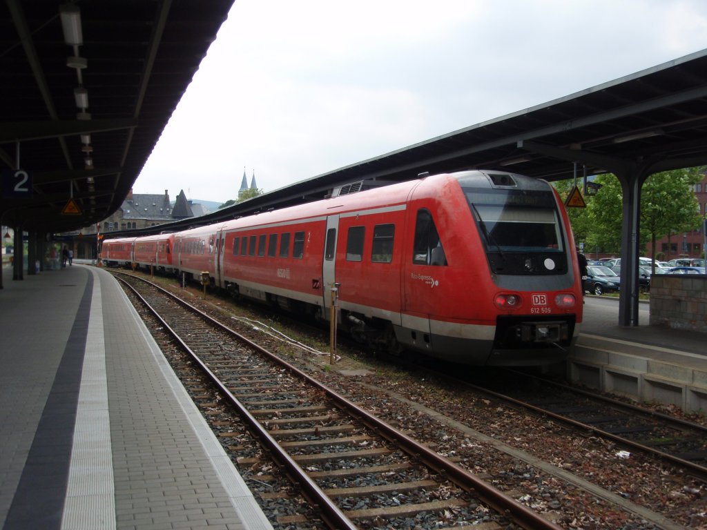 612 509 als RE Hannover Hbf - Halle (Saale) Hbf in Goslar. 04.07.2009