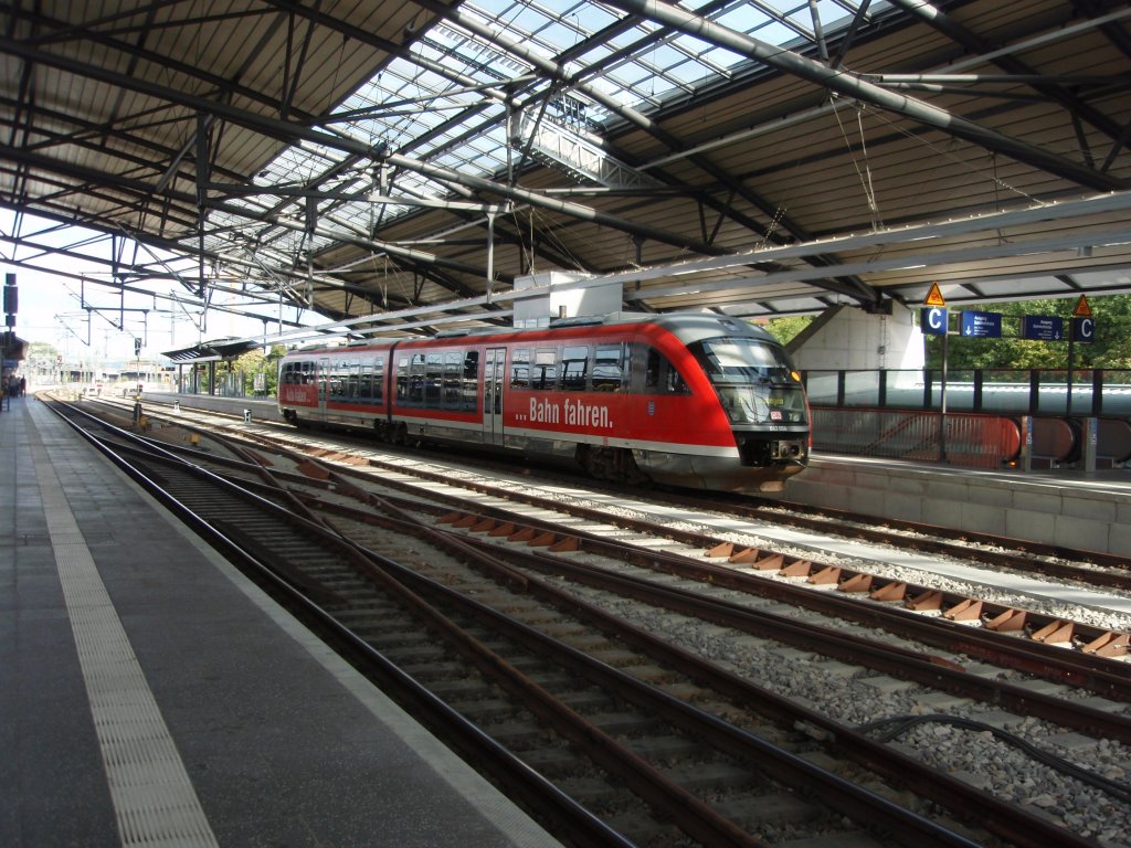 642 004 als RE 2 aus Saalfeld (Saale) in Erfurt Hbf. 11.09.2010