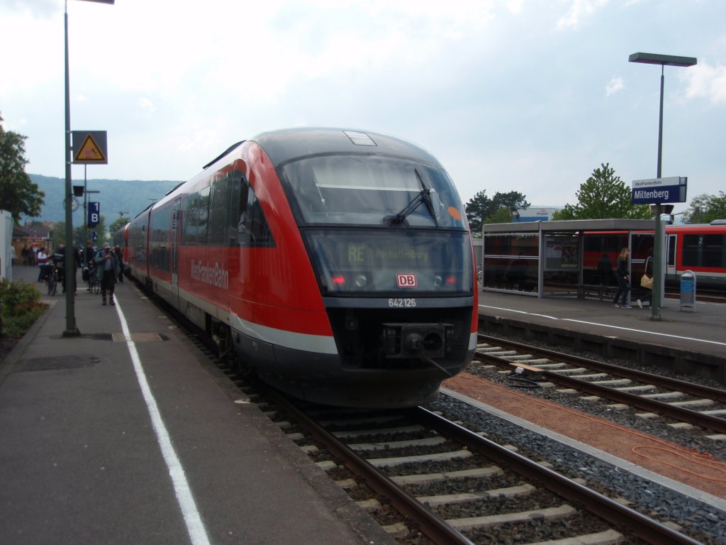 642 126 als RE Crailsheim - Aschaffenburg Hbf in Miltenberg. 08.05.2010