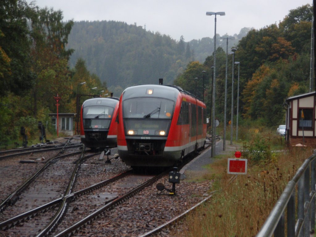 642 505 als RB 32 aus Saalfeld (Saale) in Blankenstein. 25.09.2010