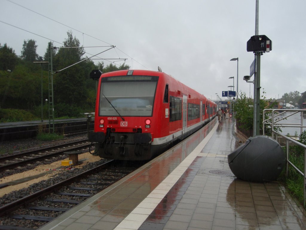 650 025 als RB aus Oberlenningen in Kirchheim (Teck). 24.08.2010