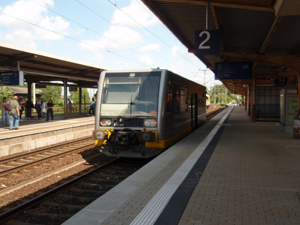 672 916 der Burgenlandbahn als RB nach Zeitz in Weienfels. 19.08.2010