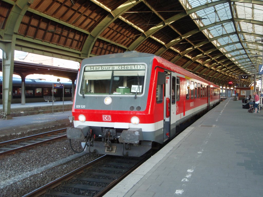 928 520 als RE 17 nach Warburg (Westf.) in Hagen Hbf. 24.05.2010