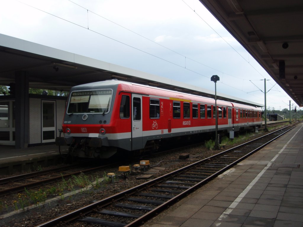 928 621 als RB nach Schppenstedt in Braunschweig Hbf. 25.07.2009