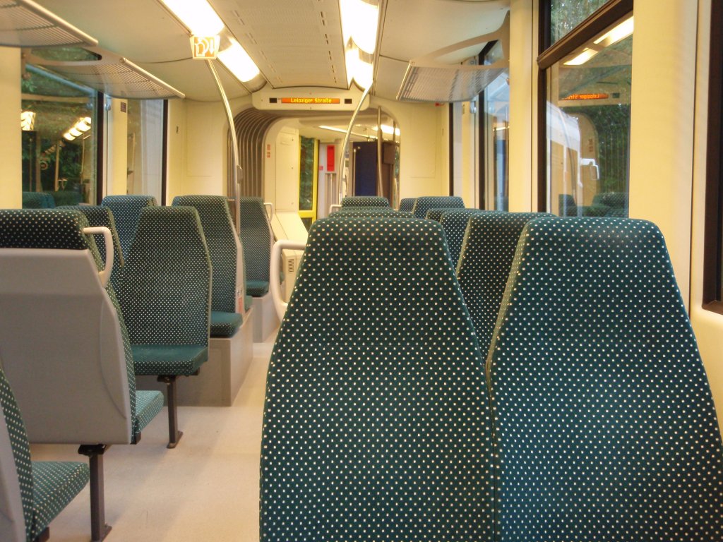 Der Innenraum eines ET 452 der Regionalbahn Kassel. 16.10.2010