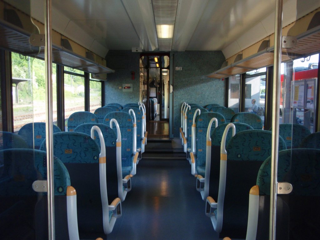 Der Innenraum eines VT 646 der Hellertalbahn. 07.05.2011