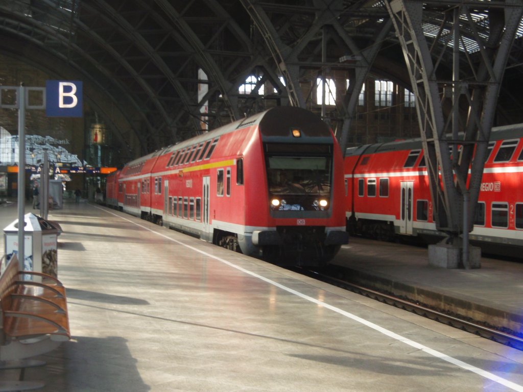 Ein Doppelstock Steuerwagen als S 2 nach Borna (Leipzig) in Leipzig Hbf. 07.11.2009