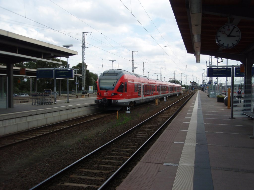 Ein ET 429 als RE 9 nach Ostseebad Binz bei der Ausfahrt aus Stralsund Hbf. 21.08.2010