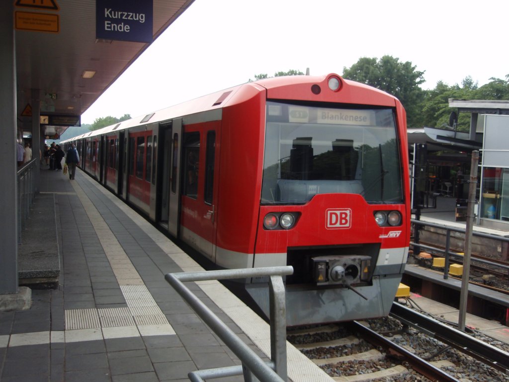 Ein ET 474 als S 1 Poppenbttel - Blankenese in Ohlsdorf. 25.07.2013