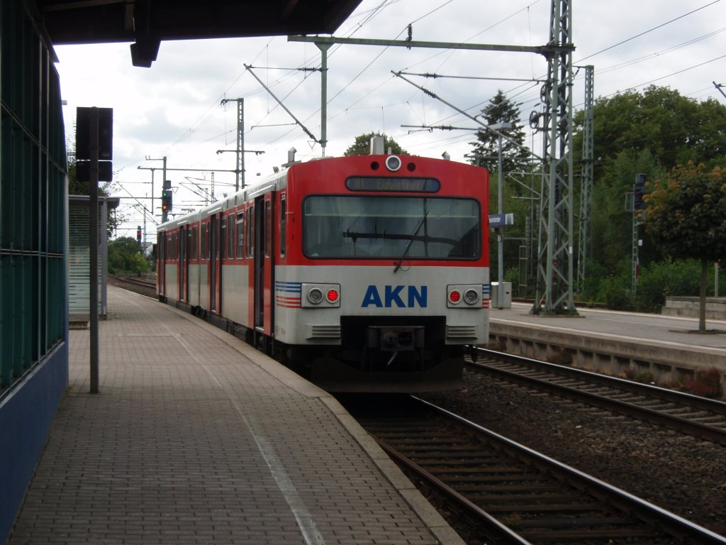 Ein VT 609 der AKN als A 1 nach Hamburg-Eidelstedt in Neumnster. 12.08.2009