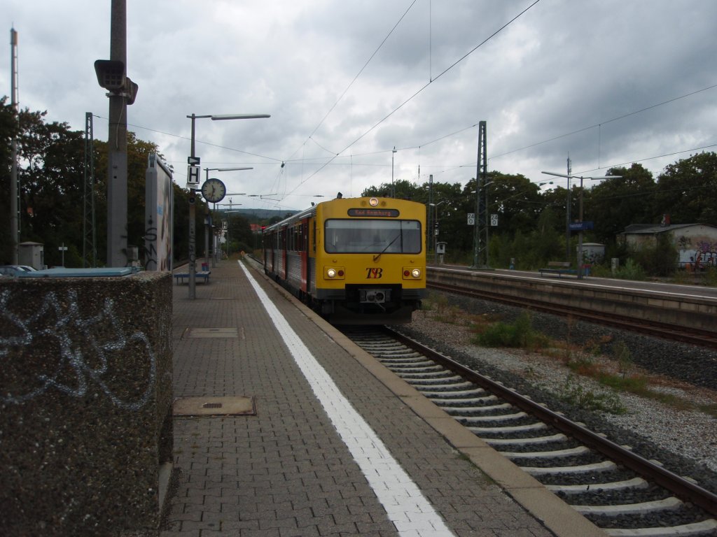 Ein VT 609 der Hessischen Landesbahn als HLB Grvenwiesbach - Bad Homburg bei der Einfahrt in Friedrichsdorf. 05.09.2009