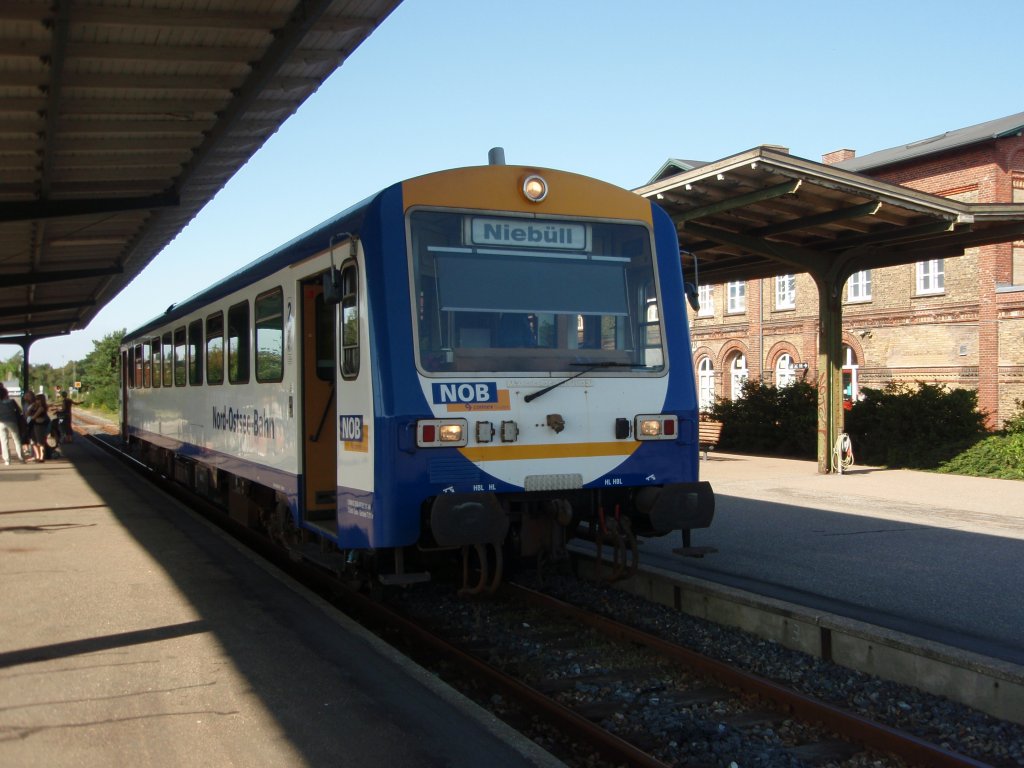 Ein VT 626 der Nord-Ostsee-Bahn als NOB nach Niebll in Tondern. 06.08.2009
