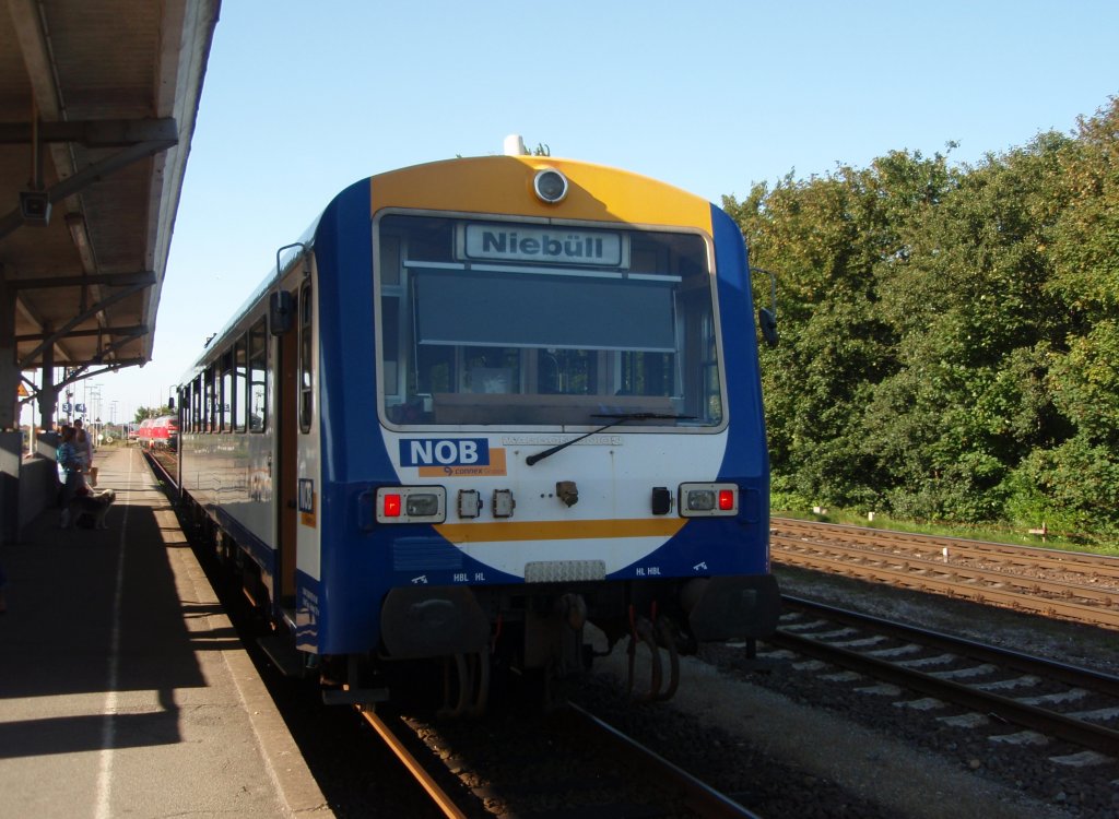 Ein VT 626 der Nord-Ostsee-Bahn als NOB aus Tondern in Niebüll. 06.08.2009
