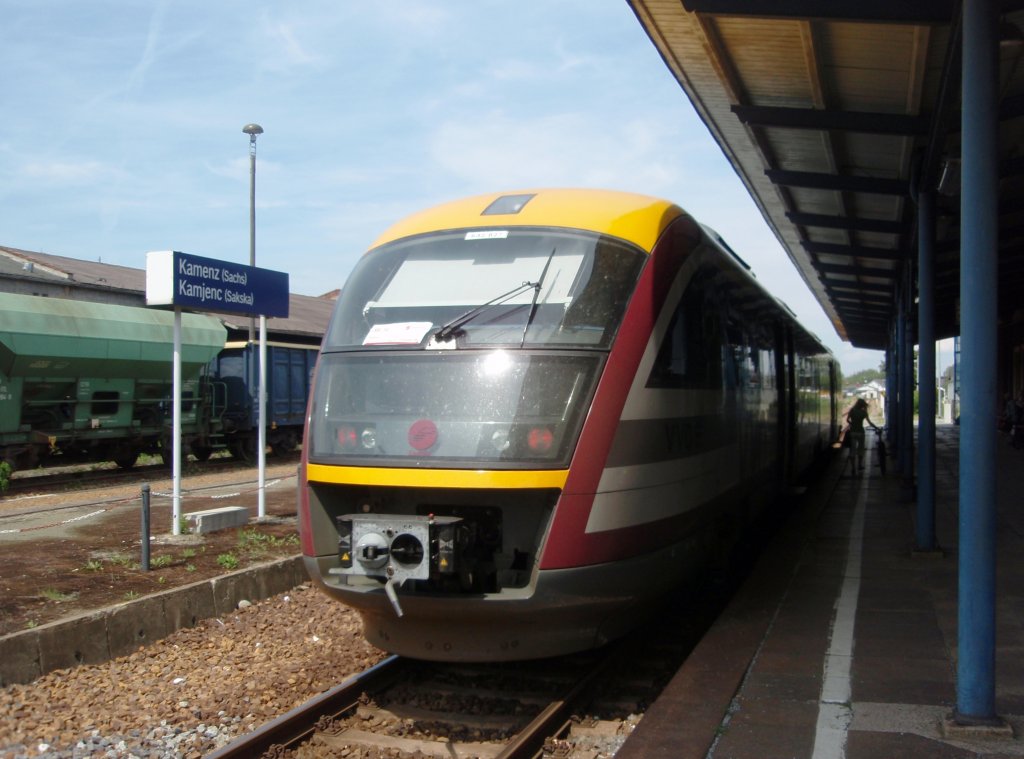 Ein VT 642 der Stdtebahn Sachsen als SB 34 aus Dresden Hbf in Kamenz (Sachs.). 07.07.2011