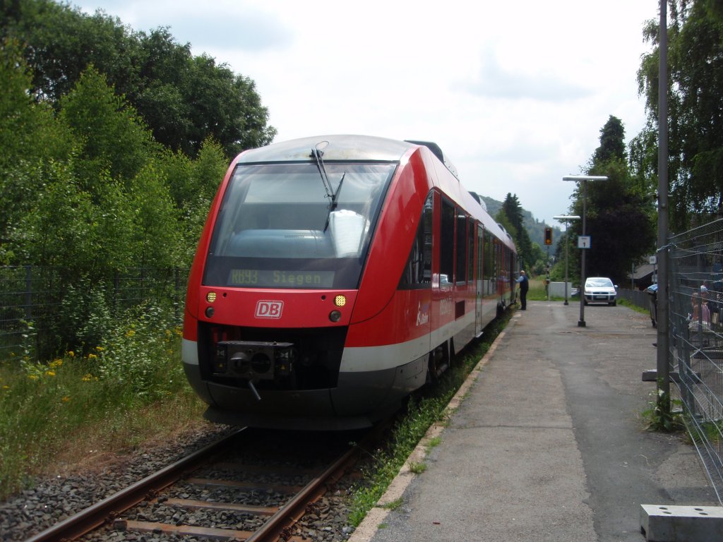Ein VT 648 als RB 93 nach Siegen in Bad Berleburg. 01.07.2009