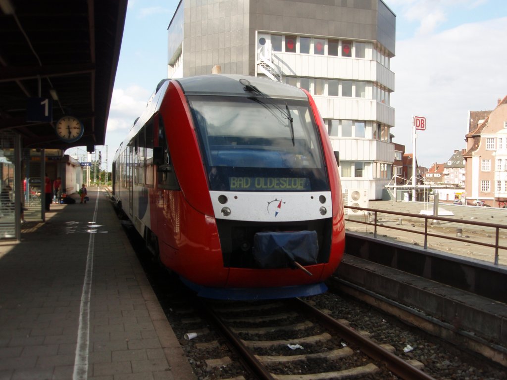 Ein VT 648 der Nordbahn als NBE aus Bad Oldesloe in Neumnster. 04.08.2009