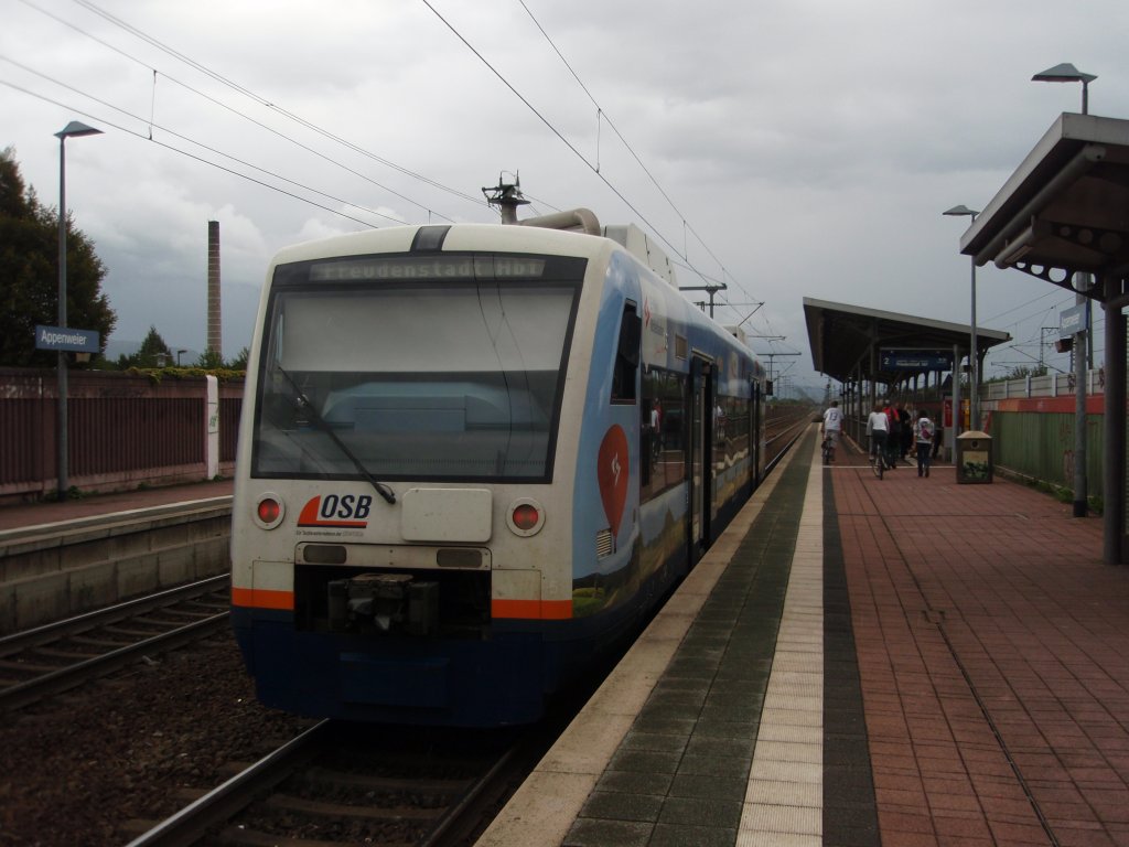 Ein VT 650 der Ortenau-S-Bahn als OSB Bad Griesbach - Freudenstadt Hbf in Appenweier. 08.08.2011