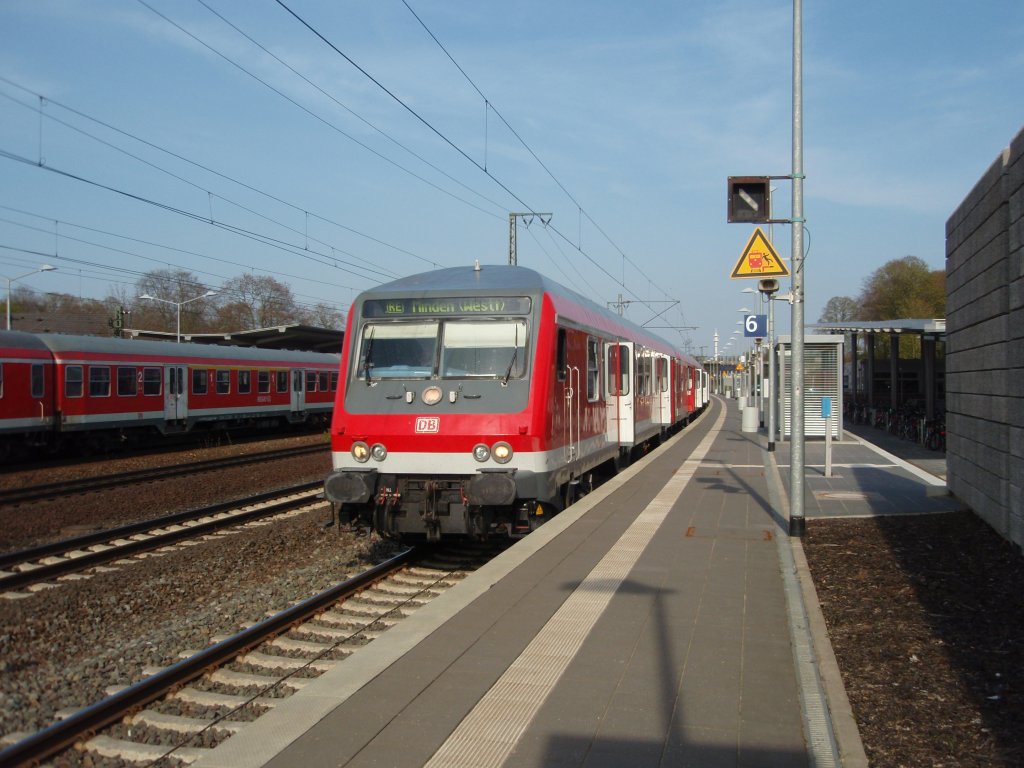 Ein Wittenberger Steuerwagen als RB nach Minden (Westf.) in Rotenburg (Wmme). 24.04.2010