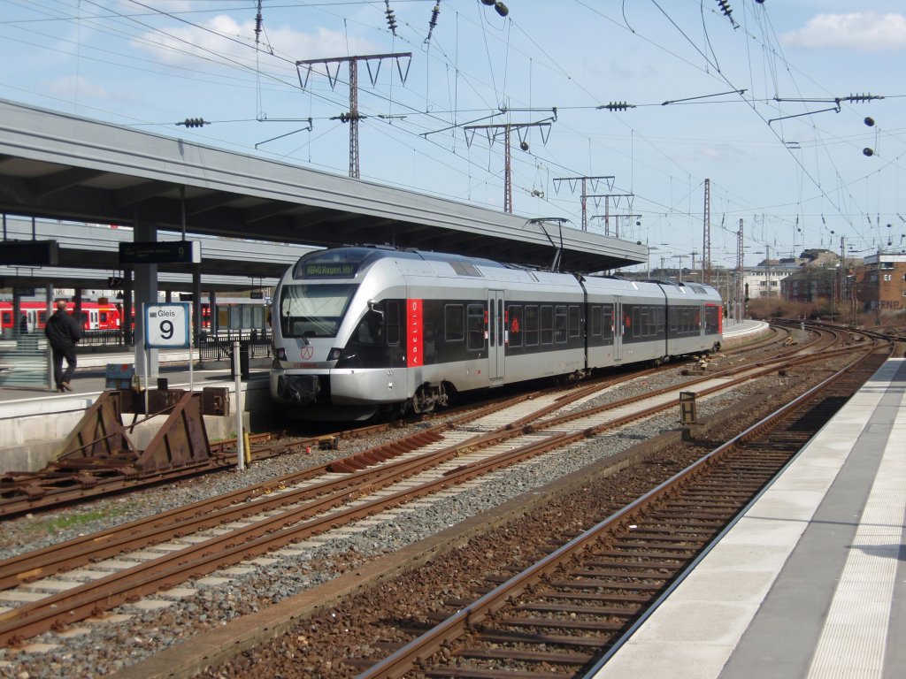 ET 23006-B der Abellio Rail NRW als RB 40 nach Hagen Hbf in Essen Hbf. 02.04.2010