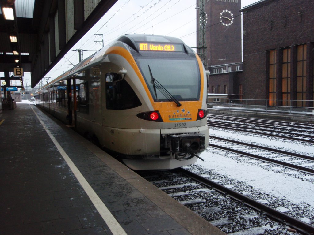 ET 5.02 der eurobahn als RE 13 Hamm (Westf.) - Mnchengladbach Hbf in Dsseldorf Hbf. 01.01.2010