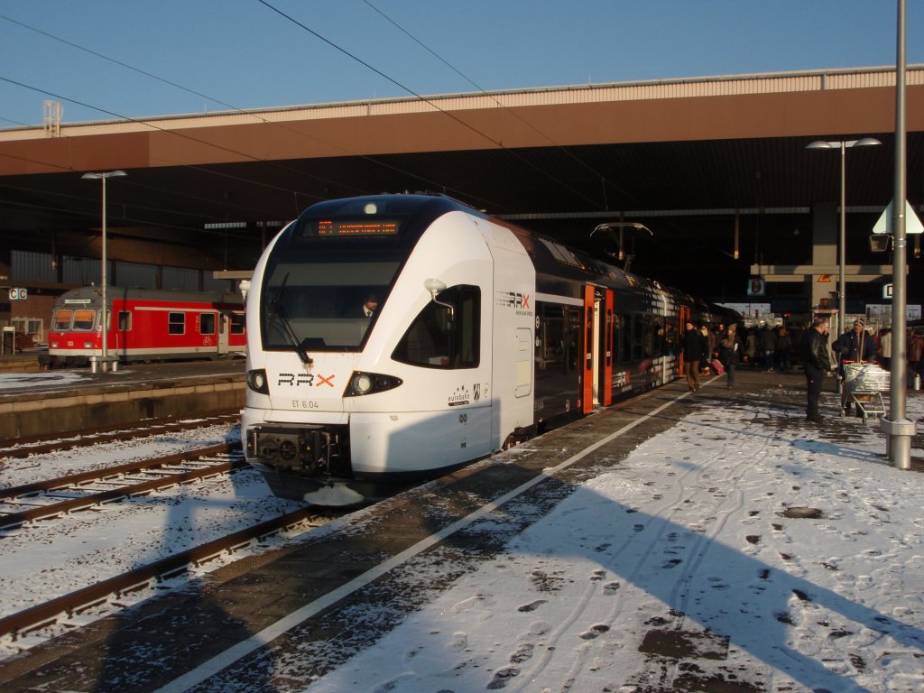 ET 6.04 der eurobahn als RE 3 aus Dortmund Hbf in Dsseldorf Hbf. 19.12.2009