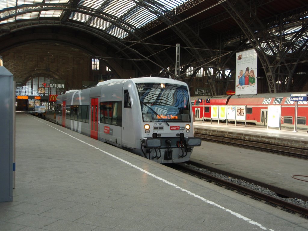 VT 005 der Mitteldeutschen Regiobahn als MRB 70 nach Geithain in Leipzig Hbf. 27.02.2010