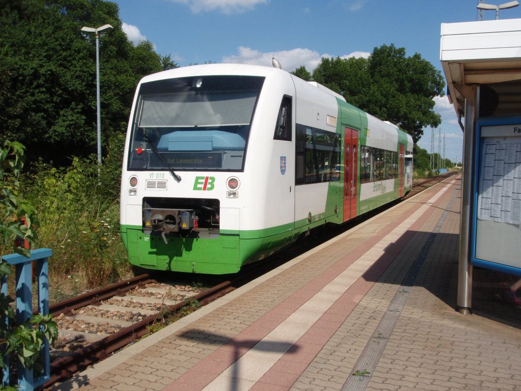 VT 010 der Erfurter Bahn als EB 2 nach Bad Langensalza in Gotha. 18.07.2010