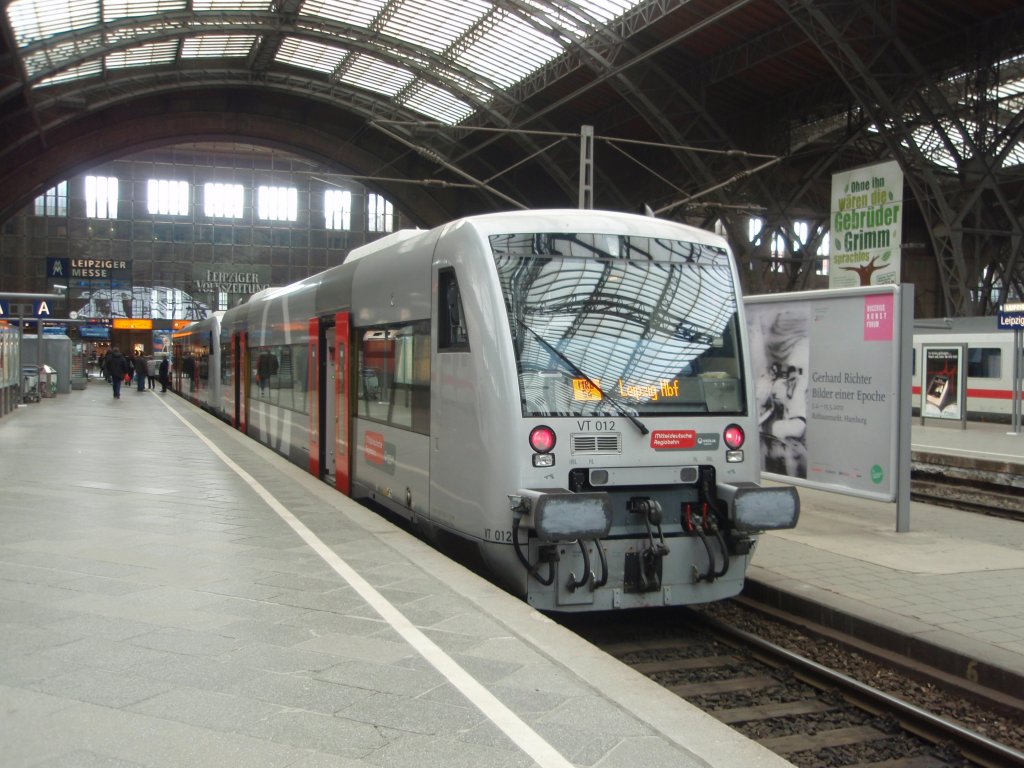 VT 012 der Mitteldeutschen Regiobahn als MRB 54 aus Delitzsch unterer Bahnhof in Leipzig Hbf. 05.03.2011