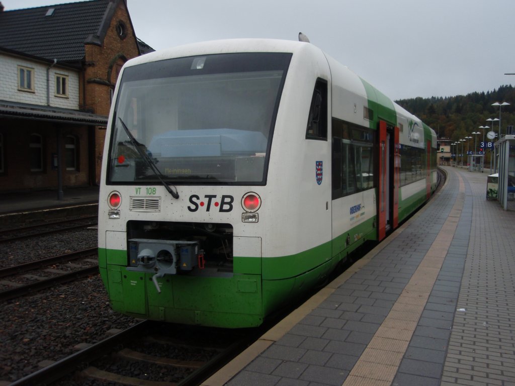 VT 108 der Sd-Thringen-Bahn als STB 4 Erfurt Hbf - Meiningen in Zella-Mehlis. 10.10.2009