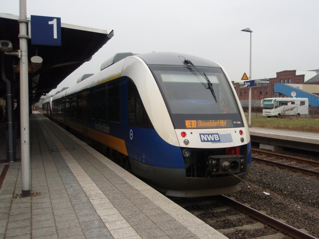 VT 558 der NordWestBahn als RE 10 aus Dsseldorf Hbf in Kleve. 23.01.2010