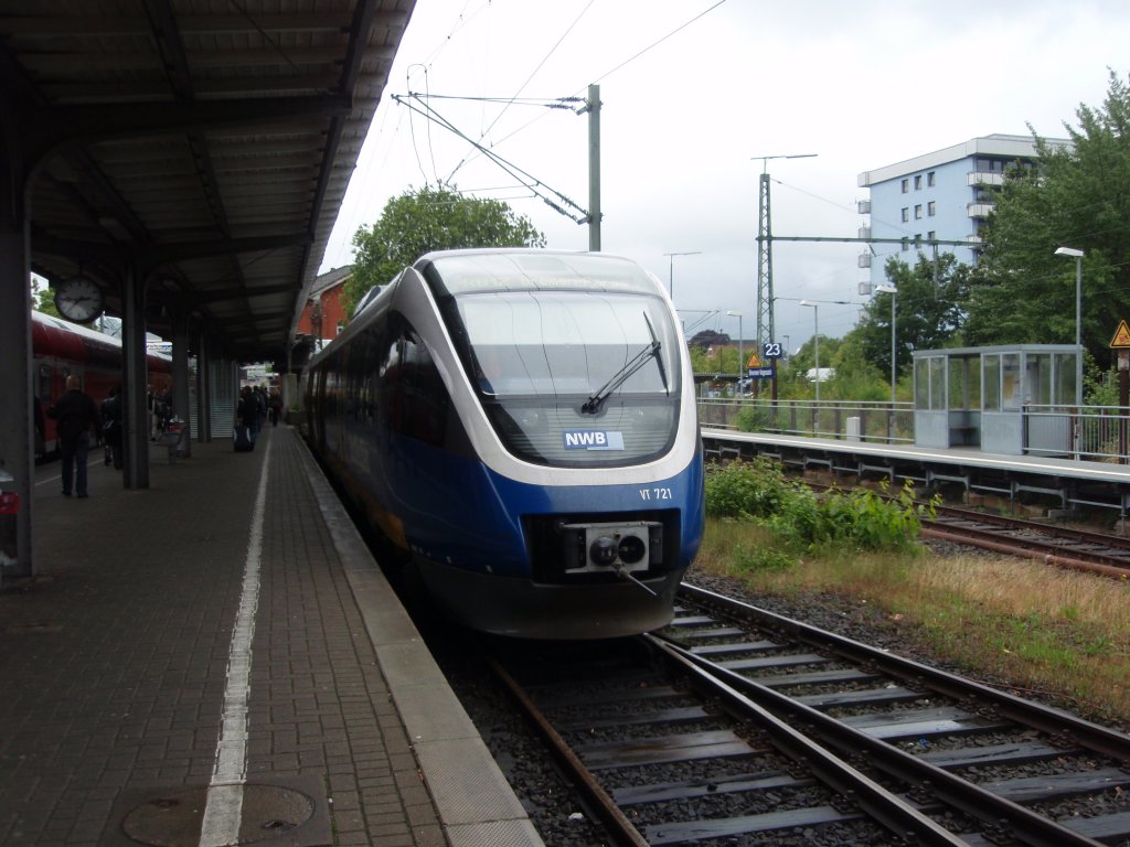 VT 721 der NordWestBahn als RB nach Bremen-Farge in Bremen-Vegesack. 11.06.2009