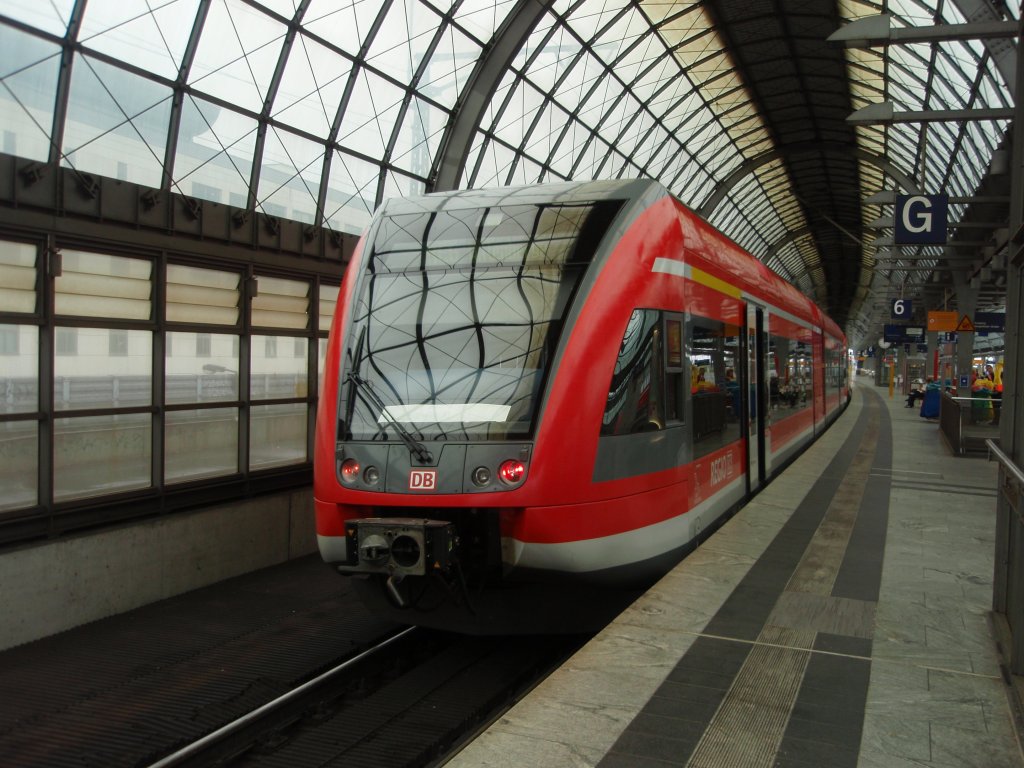 Zwei VT 646 als RE 6 aus Wittenberge in Berlin-Spandau. 04.07.2011