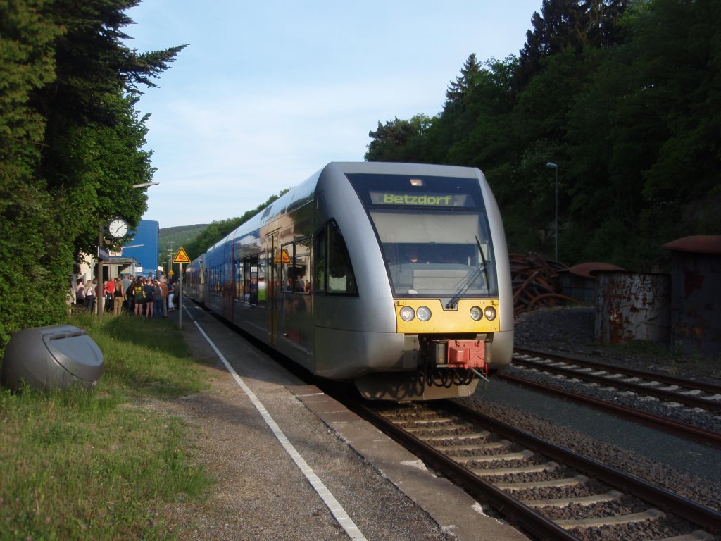 Zwei VT 646 der Hellertalbahn als HTB Dillenburg - Betzdorf (Sieg) in Neunkirchen (Kr. Siegen). 07.05.2011