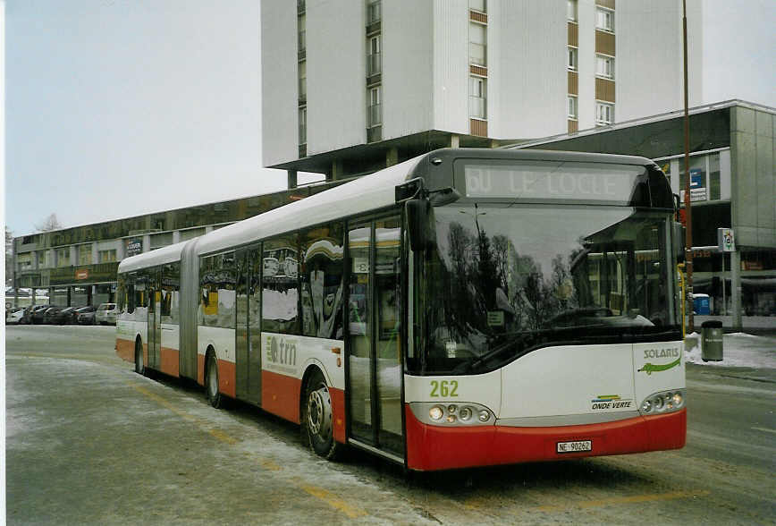 (082'206) - VR La Chaux-de-Fonds - Nr. 262/NE 90'262 - Solaris am 28. Dezember 2005 beim Bahnhof La Chaux-de-Fonds