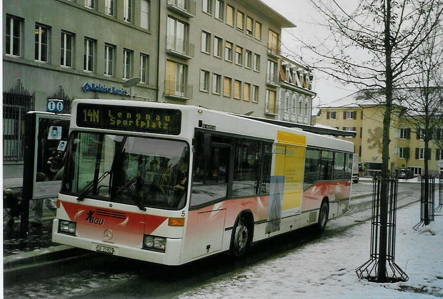 (082'218) - BGU Grenchen - Nr. 5/SO 21'952 - Mercedes am 28. Dezember 2005 in Grenchen, Postplatz