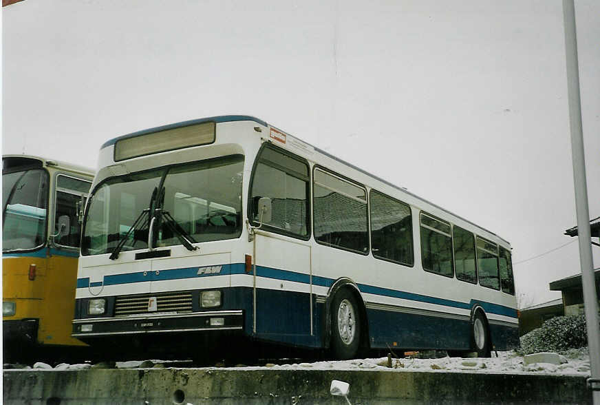 (082'222) - ZVB Zug - Nr. 151 - FBW/R&J (ex Nr. 25) am 28. Dezember 2005 in Btzberg, Heiniger