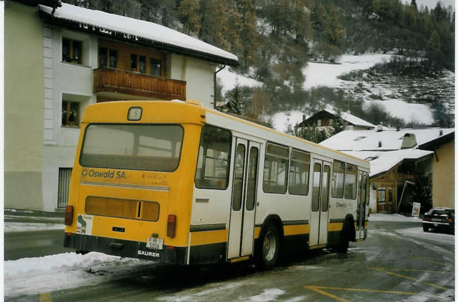 (082'333) - Oswald, Mstair - Nr. 9/GR 5056 - Saurer/Hess (ex VBSH Schaffhausen Nr. 9) am 1. Januar 2006 in Mstair, Posta