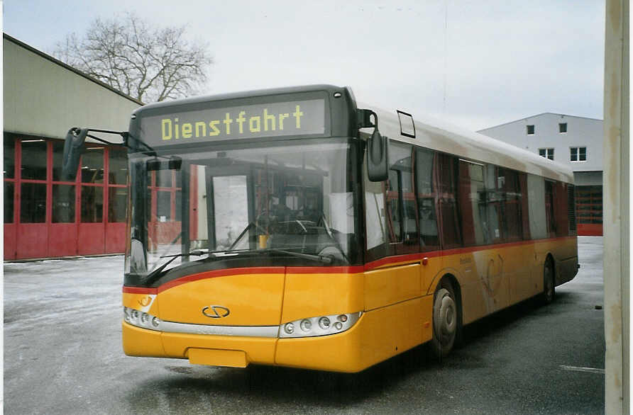 (082'425) - PostAuto Bern - (BE 610'540) - Solaris am 3. Januar 2006 in Interlaken, Garage