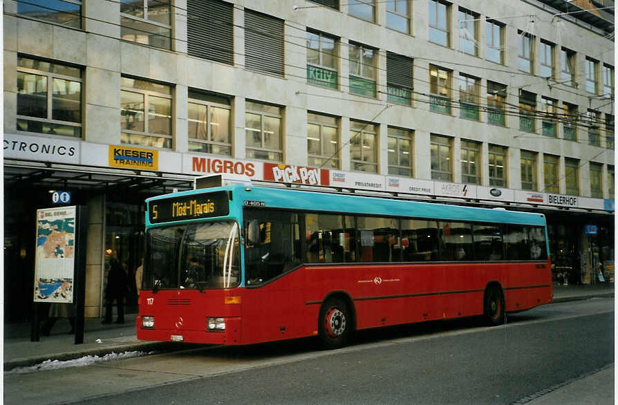 (082'515) - VB Biel - Nr. 117/BE 512'117 - Mercedes am 6. Januar 2006 im Biel, Guisanplatz