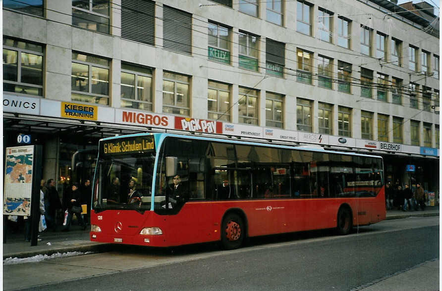 (082'518) - VB Biel - Nr. 128/BE 560'128 - Mercedes am 6. Januar 2006 in Biel, Guisanplatz