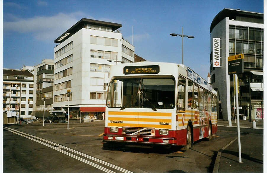 (082'808) - STI Thun - Nr. 36/BE 443'836 - Volvo/R&J (ex SAT Thun Nr. 36) am 23. Januar 2006 beim Bahnhof Thun