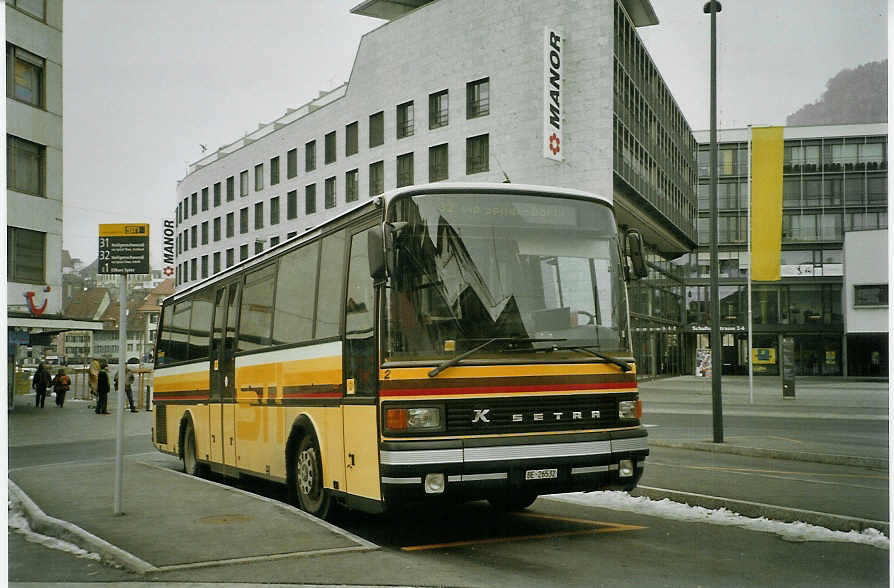 (082'909) - STI Thun - Nr. 2/BE 26'532 - Setra (ex ATGH Heiligenschwendi Nr. 2) am 5. Februar 2006 beim Bahnhof Thun