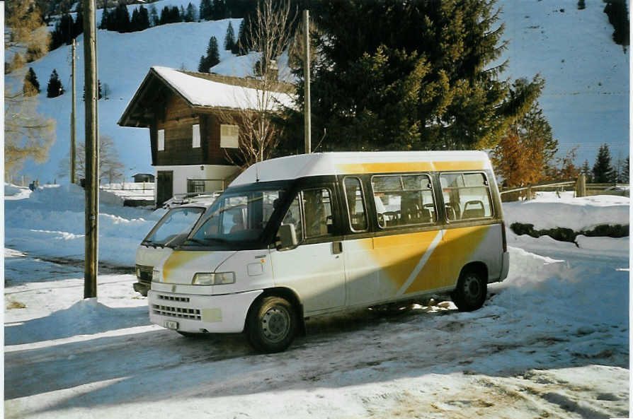 (082'915) - Spring, Schwenden - BE 561 - Fiat am 6. Februar 2006 in Schwenden, Parkplatz