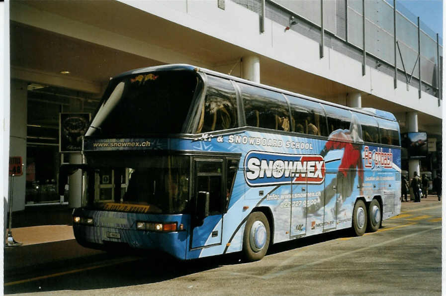 (083'611) - Dupraz, Genve - GE 96'067 - Neoplan am 6. Mrz 2006 in Genve, Palexpo