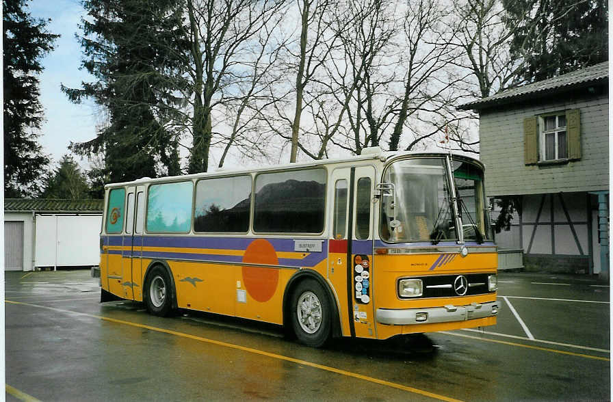 (084'119) - Schefer, Bronschhofen - Mercedes/R&J (ex P 23'301) am 2. April 2006 in Bellach, Hess