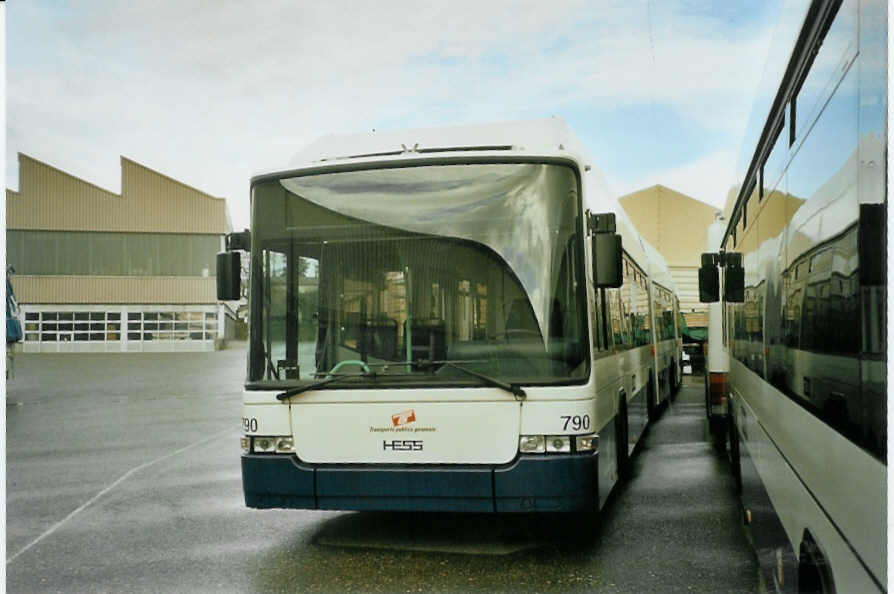 (084'125) - TPG Genve - Nr. 790 - Hess/Hess Doppelgelenktrolleybus am 2. April 2006 in Bellach, Hess