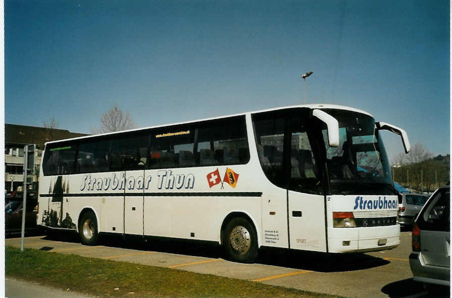 (084'225) - Straubhaar, Thun - Nr. 2/BE 555'977 - Setra am 14. April 2006 in Thun-Lerchenfeld, Waldeck