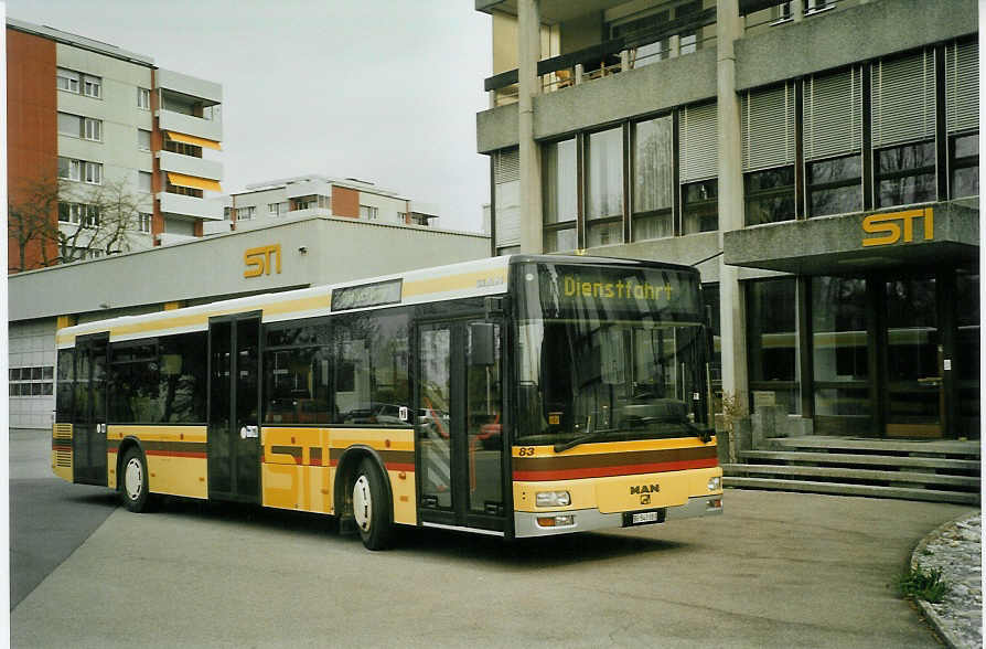 (084'231) - STI Thun - Nr. 83/BE 543'383 - MAN am 15. April 2006 in Thun, Garage