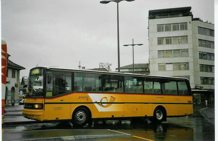 (084'332) - Portenier, Adelboden - Nr. 8/BE 92'064 - Setra (ex Geiger, Adelboden Nr. 8; ex P 25'053) am 28. April 2006 beim Bahnhof Thun